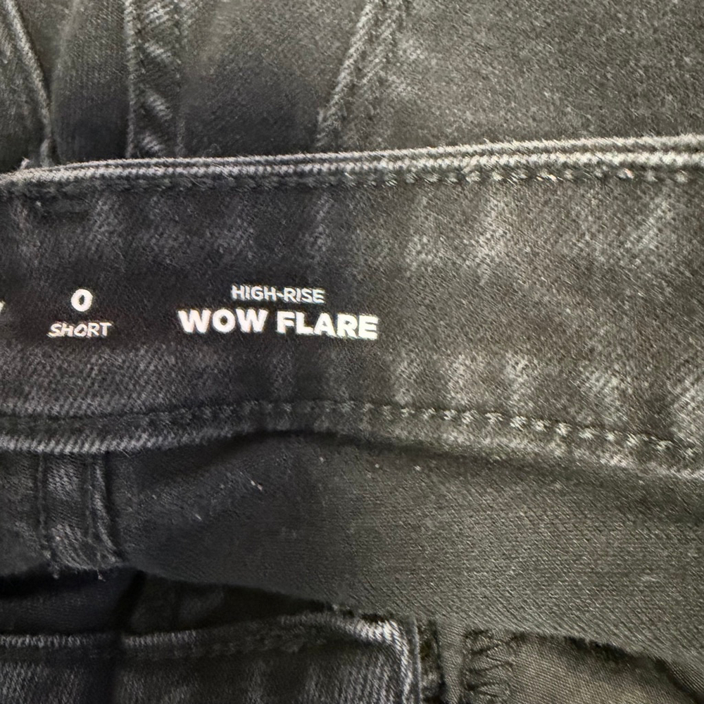Women's Old Navy High-Rise Wow Flare Jeans in Black, Size 0 Short Bell Bottoms - Picture 6 of 16